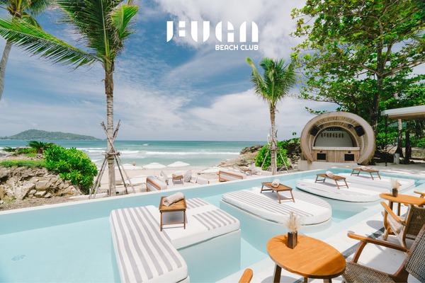 FUGA Beach Clubのインフィニティプール