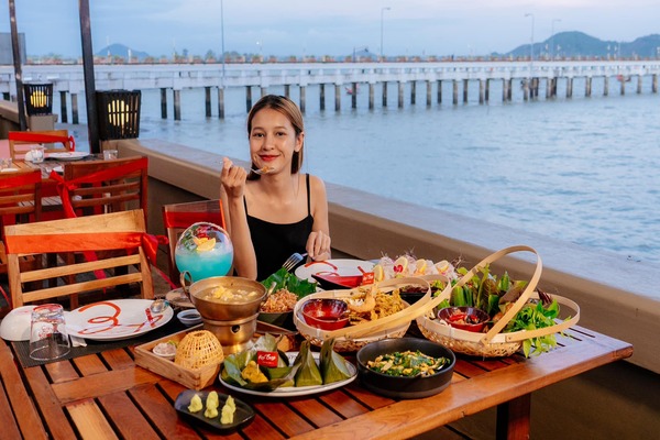 Kan Eang @ Pierの海辺のテラス席