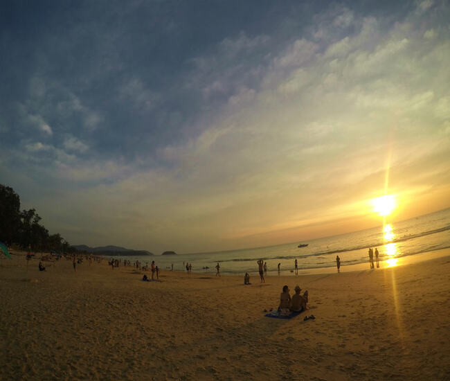 カロンビーチ夕日