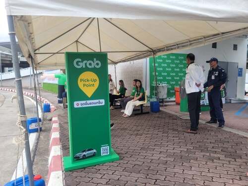プーケット空港のGrabピックアップ場所です 