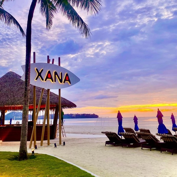 XANA Beach Clubとサンセットでチルタイムのビーチ