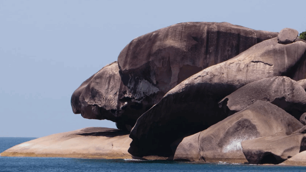 シミラン諸島の島№8（シミラン島）「タートルロック」