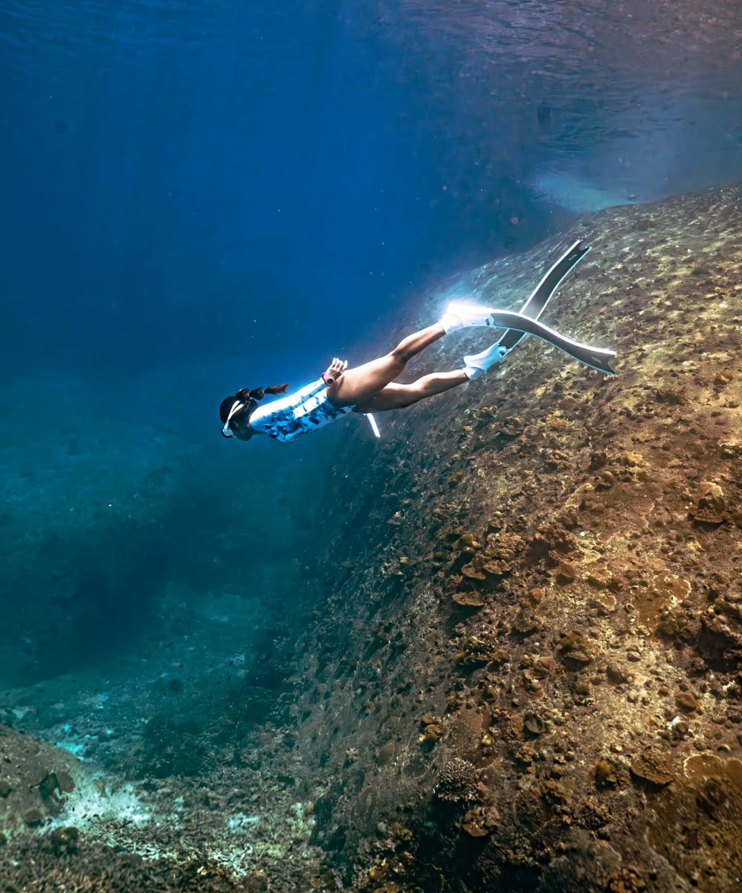 フリーダイビング中