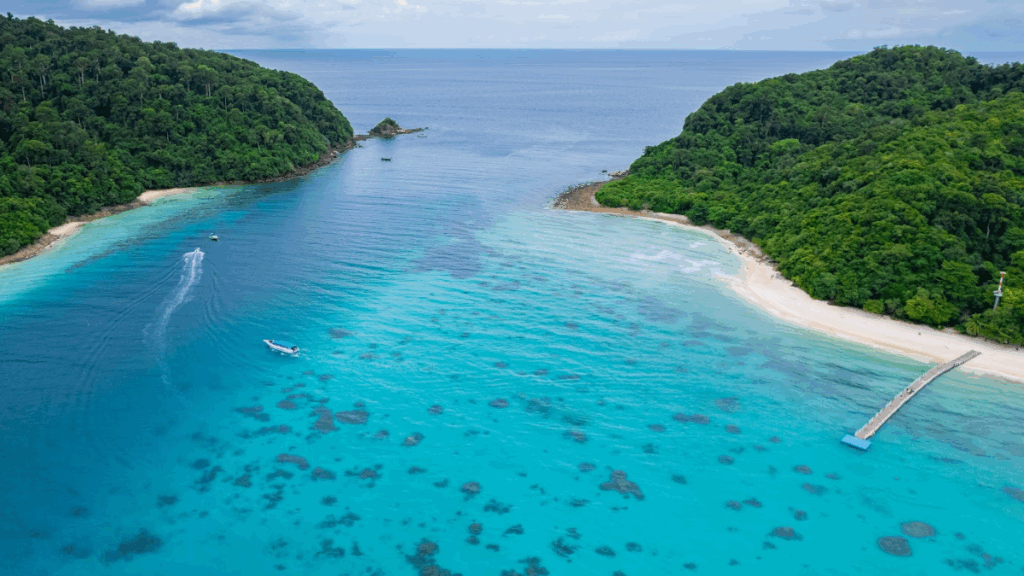 ロック島はてつかずの自然が残る秘境です