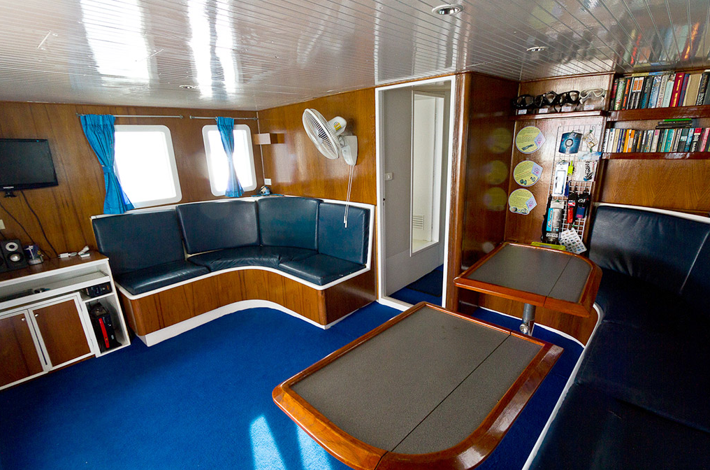 「MV Giamani（ジャマーニ号）」・サルーン