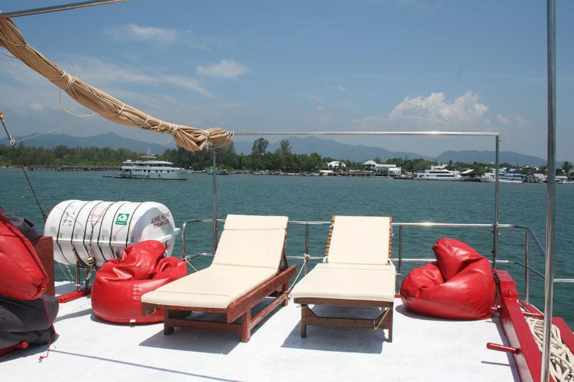 プーケット発の人気ダイブクルーズ「The Junk（ザ・ジャンク号）・サンデッキ