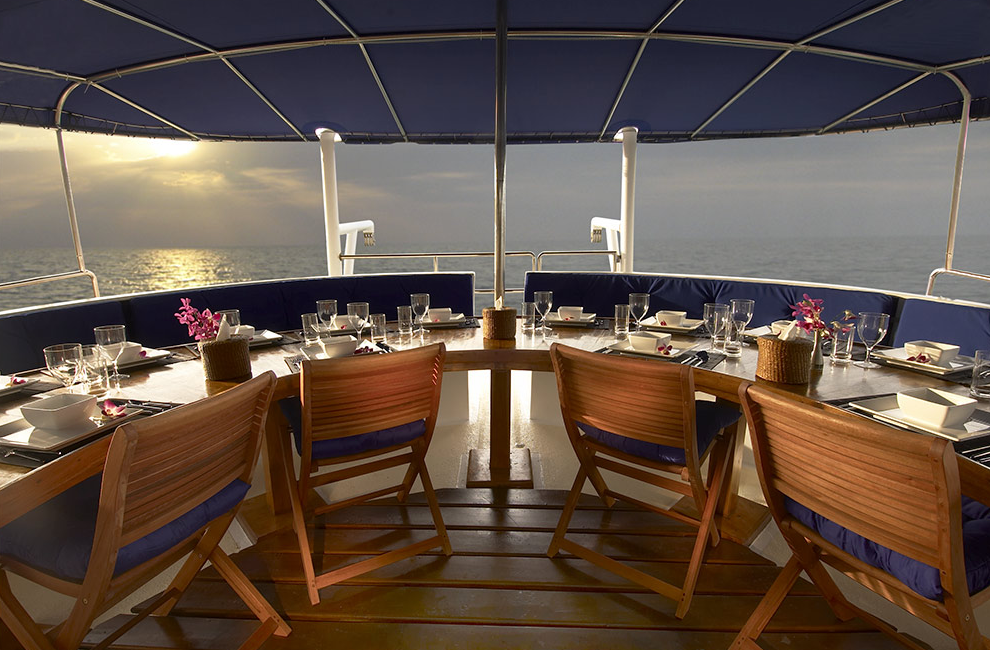 The Phinisi（フィニシ号）・ダイニングエリア