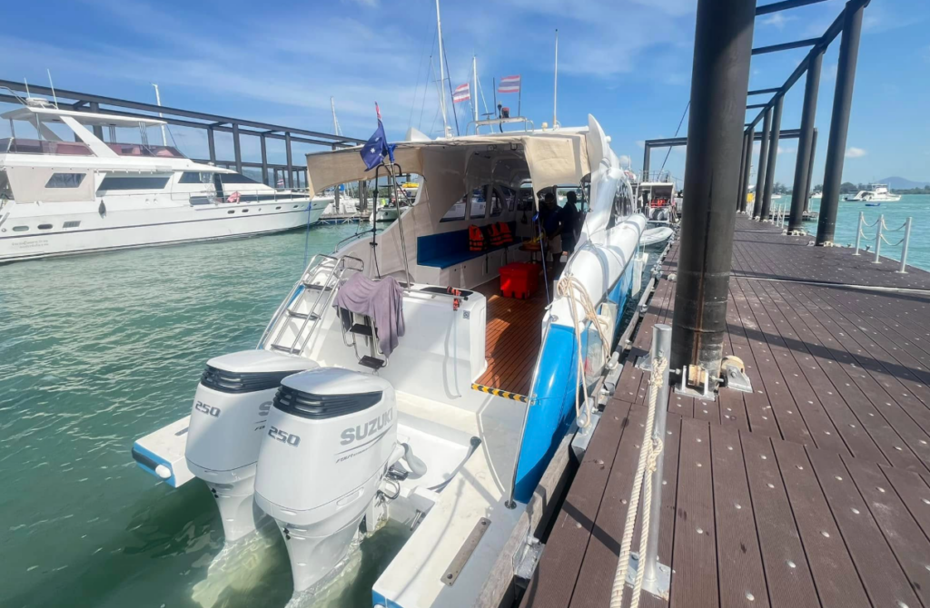 プーケットチャーター船ナリン・プリンセス 3はダイビングもお勧めです