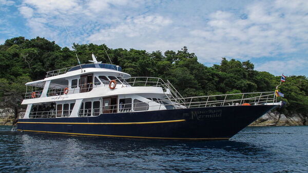 プーケット発マーメイド号外観